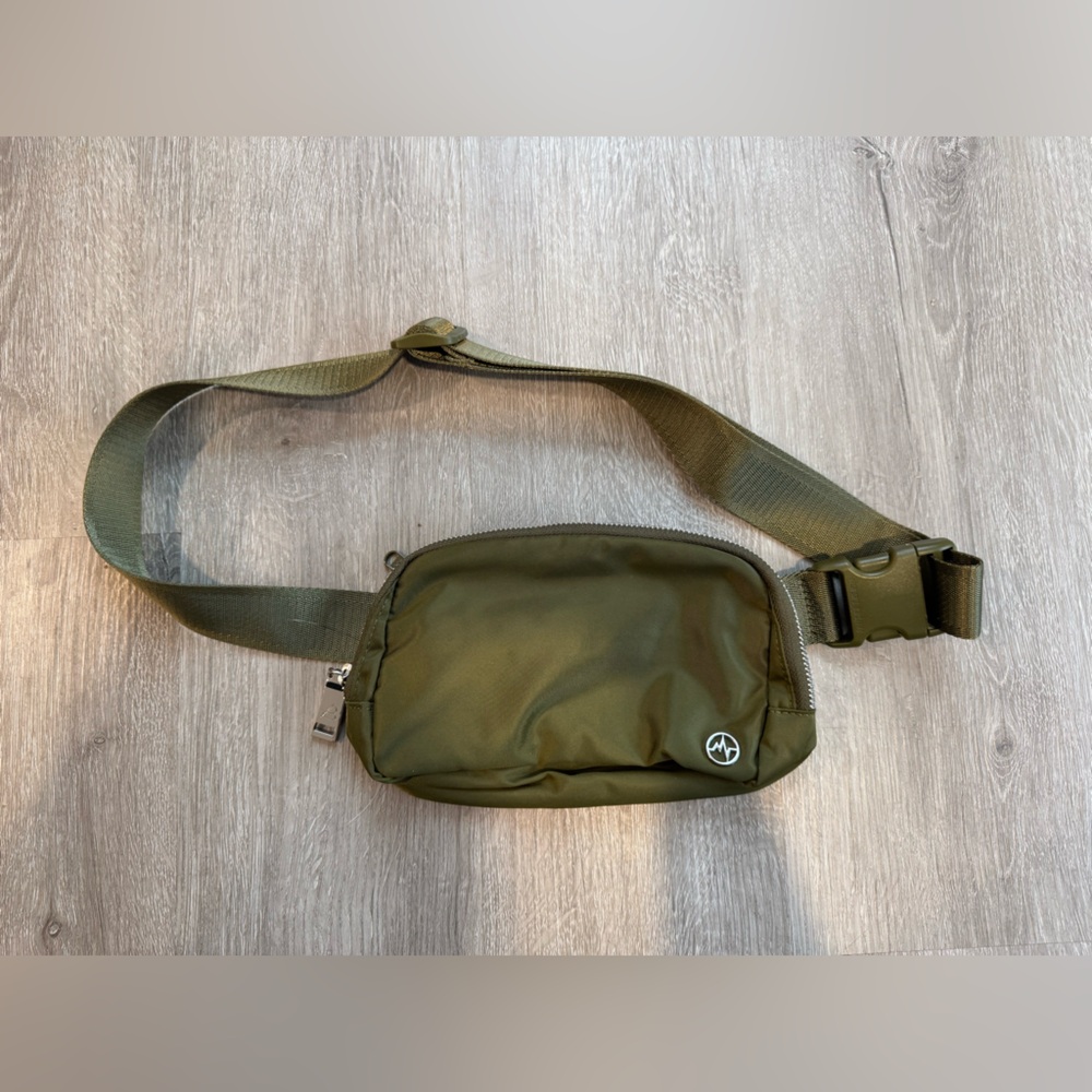 Green Crossbody Belt Bag